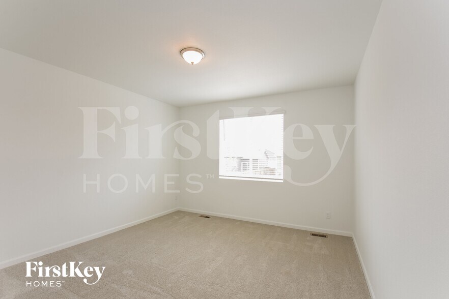 Building Photo - 14593 Normande Dr