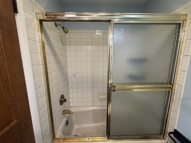 Building Photo - 41 Kenilworth Rd