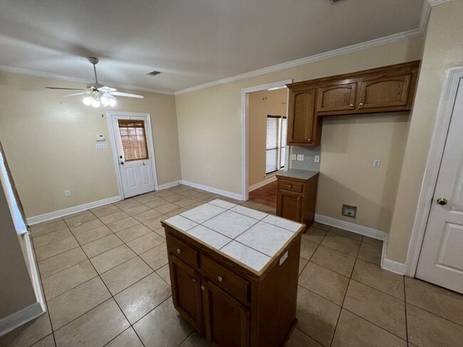 Building Photo - Corner-Lot Comfort in Zachary! — Spacious 3BR Home in Ravenwood Subdivision