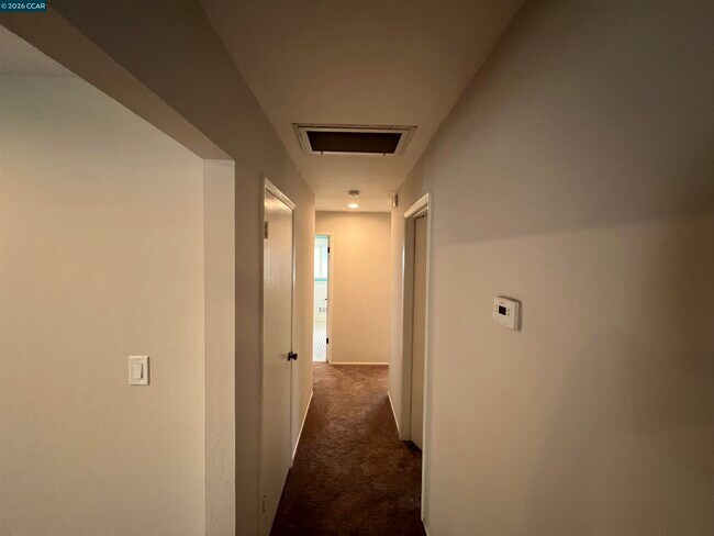 Building Photo - 1091 Alamo Ct