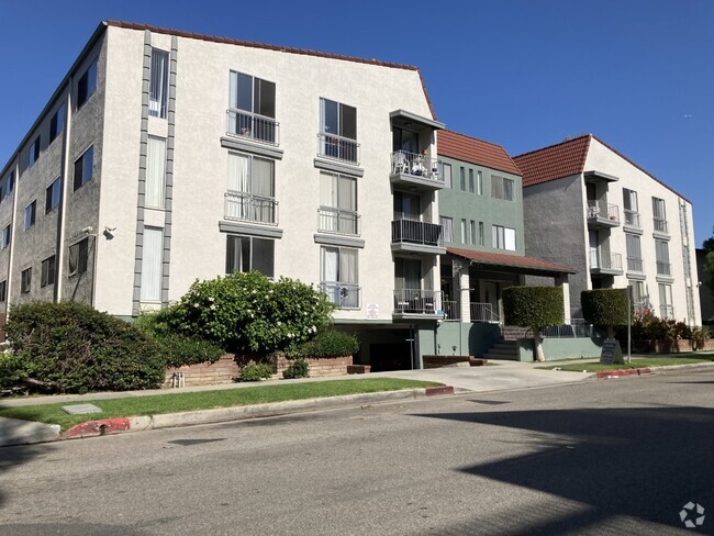 Building Photo - Canterbury Apartments