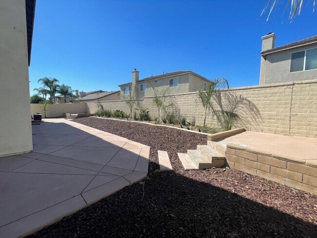 Building Photo - EASTVALE GREAT NEIGHBORHOOD- 4+2.5 EXECUTIVE HOME, QUIET NEIGHBORHOOD - AVAILABLE NOW!!! ONLY 1 G...