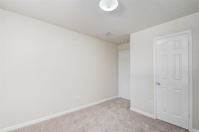 Building Photo - 21515 Pointed Oak Ln