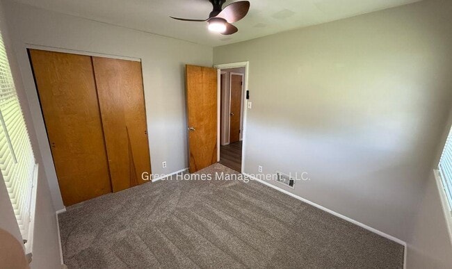 Building Photo - 10431 Lilac Ave