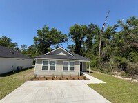 Building Photo - New 4 Bedroom Home Available Now
