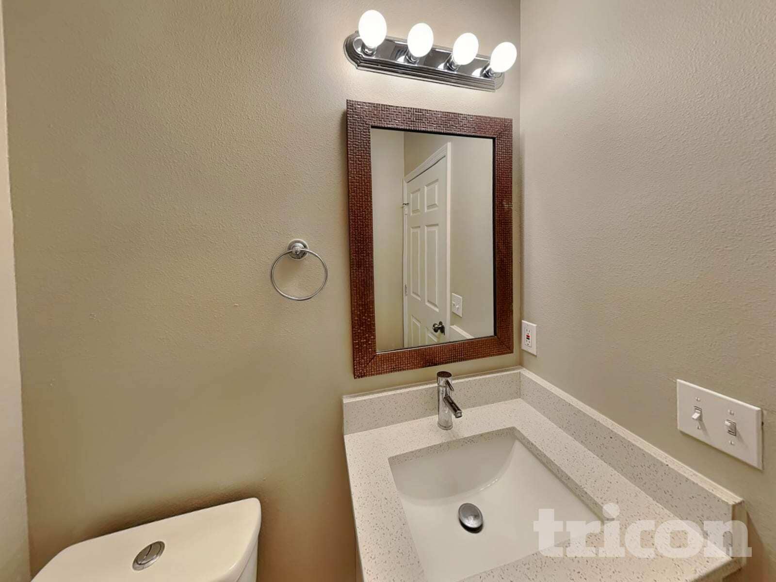 Building Photo - 3321 Buttonwood Ave