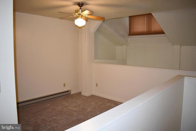 Building Photo - 1121 Stanley Ave