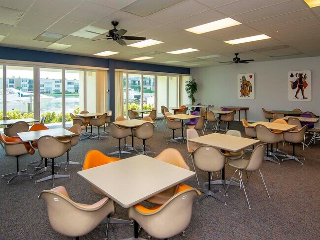 Building Photo - 7540 Bay Island Dr S