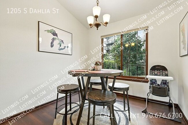 Building Photo - 1205 S Dahlia St