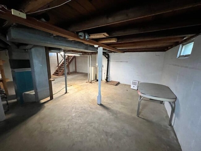 Building Photo - 704 3rd Ave