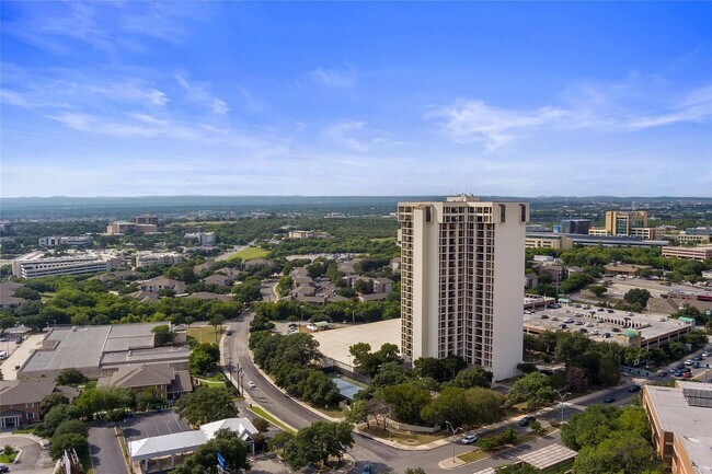 Building Photo - 7701 Wurzbach Rd