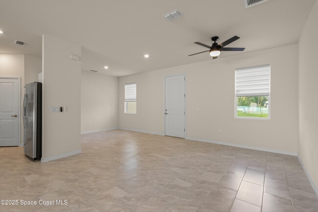 Building Photo - 1426 Seeley Cir NW