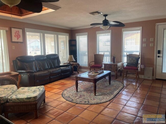 Building Photo - 921 Bass Ave