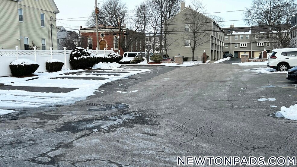 Building Photo - 175 Adams St