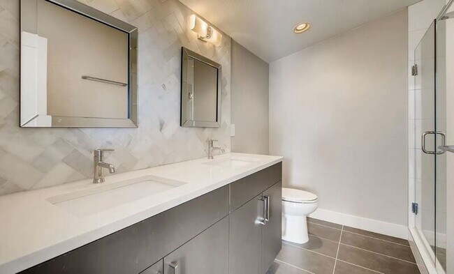 Building Photo - 1334 Osceola St