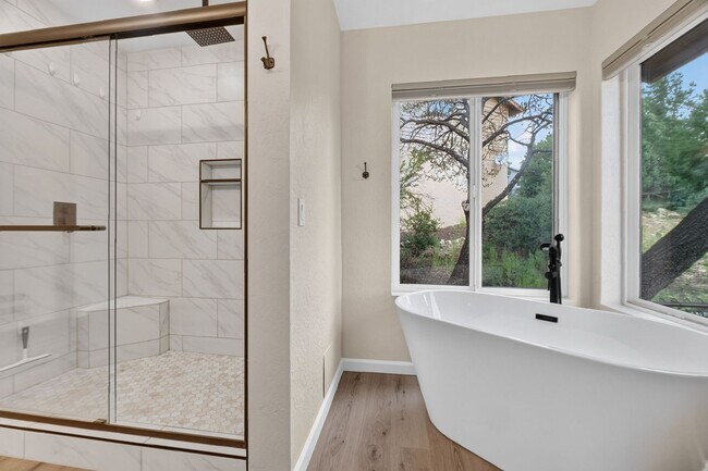 Building Photo - 546 Deer Horn Ct