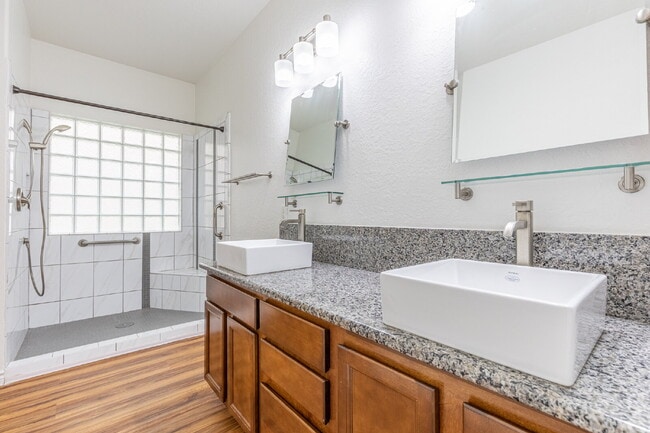 Building Photo - 7651 Mission Ledge