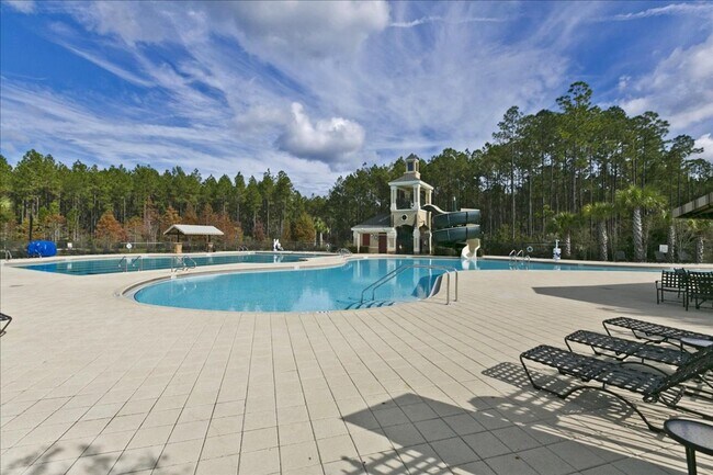 Building Photo - Condo in Greenstone at Aberdeen!