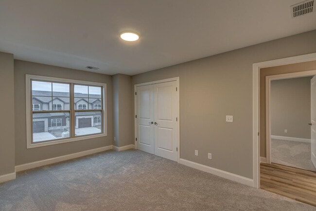 Building Photo - 122 Copperfield Way