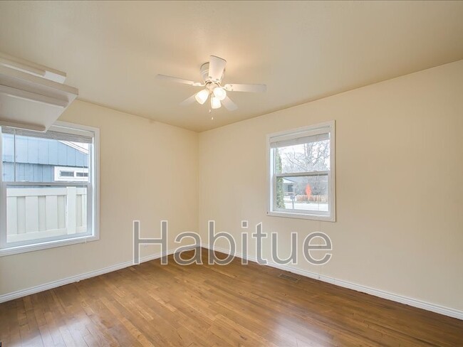 Building Photo - 4919 W Wylie Ln