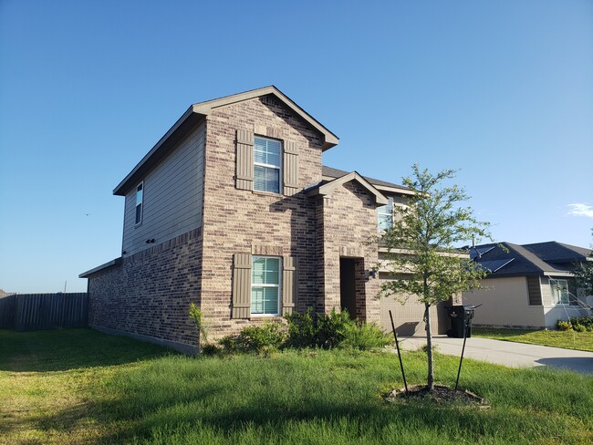Building Photo - 14431 Sweet Water Dr