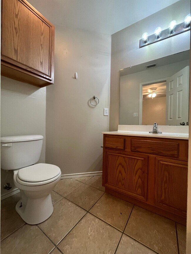 Building Photo - 314 N Clinton Ave