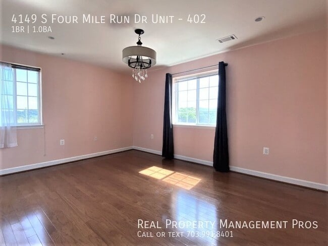 Building Photo - 4149 S Four Mile Run Dr
