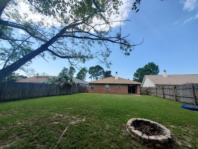 Building Photo - 1516 Oakhill Rd