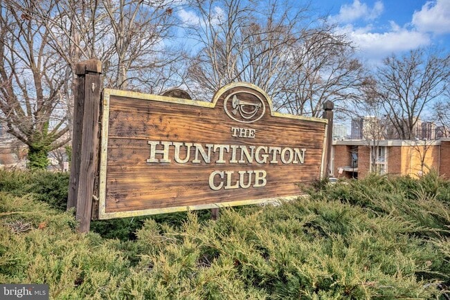 Building Photo - 2605 Fort Farnsworth Rd