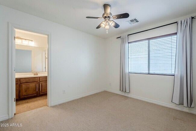 Building Photo - 2744 E Donato Dr