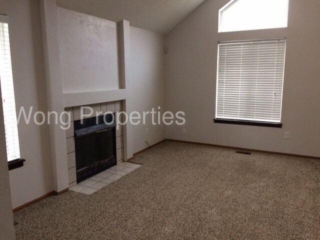 Building Photo - 5622 S Yank Court