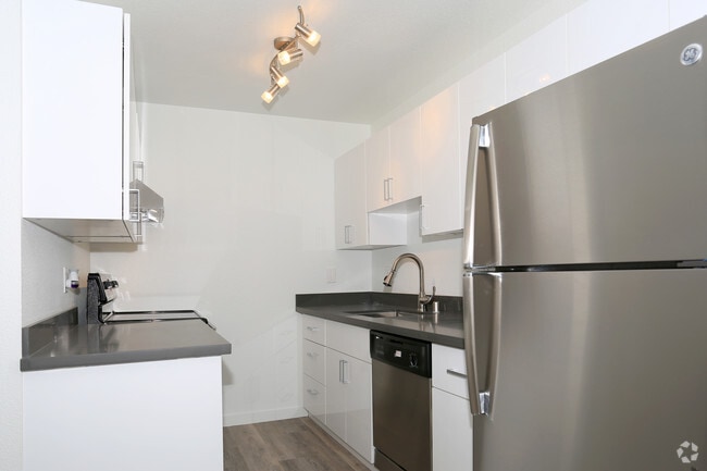 Studio, 1BA - 180FLATS