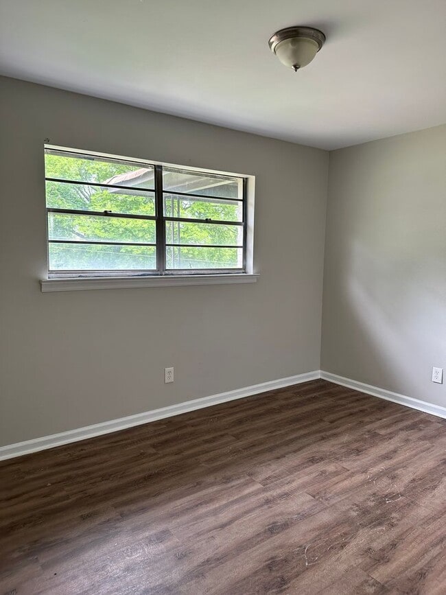 Building Photo - Brighton