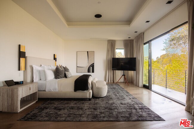 Building Photo - 13331 Mulholland Dr