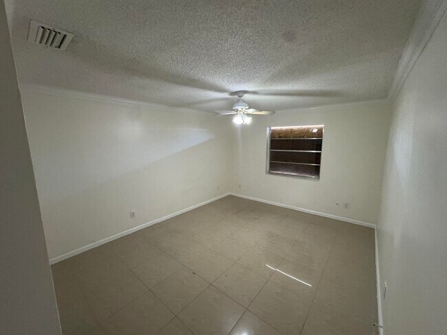 Building Photo - 4603 Lexington Ave