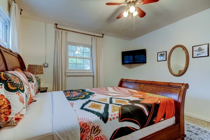 Building Photo - 311 16th Ave