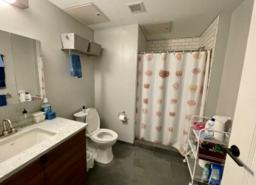 Building Photo - 104 Hemenway St