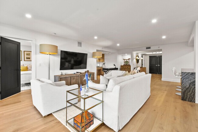 Building Photo - 2660 S Ocean Blvd