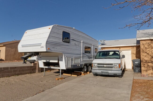 Building Photo - Lots of space for you and your dog!