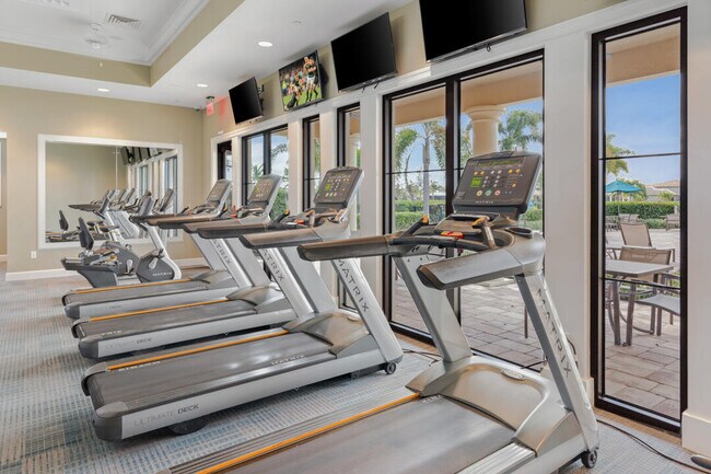 Building Photo - 758 SE Courances Dr