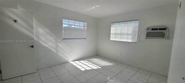 Building Photo - 5200 SW 89th Pl