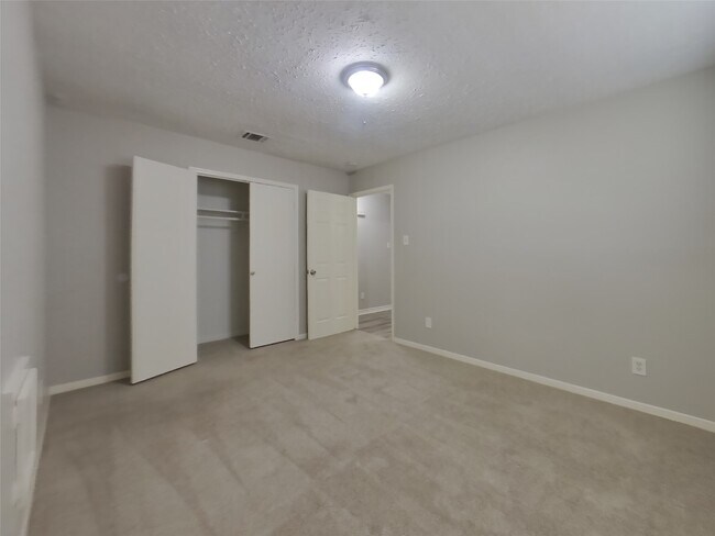 Building Photo - 22510 Braken Carter Ln