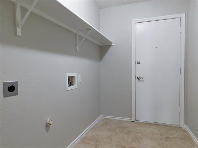 Building Photo - 2628 S Wavecrest Ct