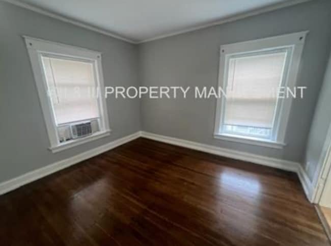 Building Photo - 219 W 37th St