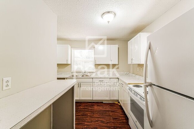 Building Photo - $1200! Beautiful 3 Bed/ 1 Bath home in Birmingham! Apply by 4/9 and save 50% off first month's rent!