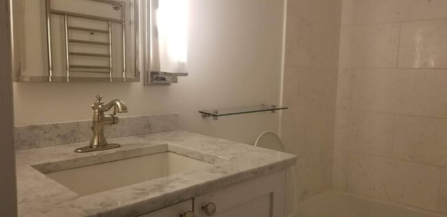 Building Photo - Affordable (utils included!) Luxury Living...