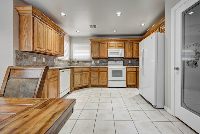 Building Photo - 4716 Stag Horn Dr