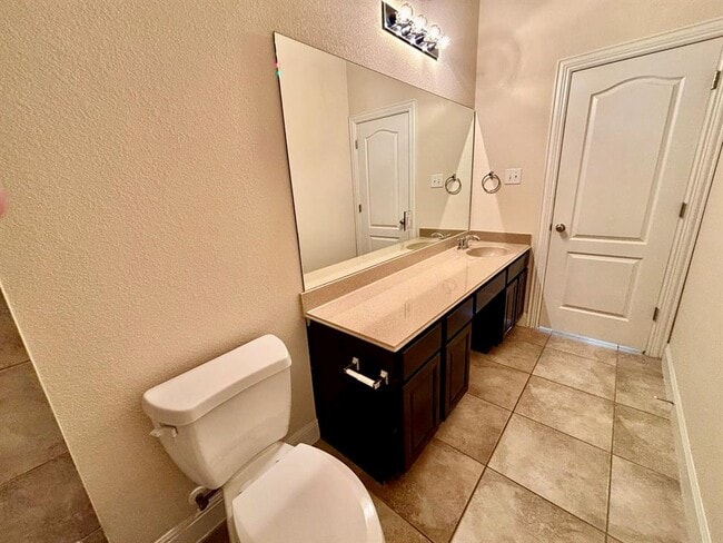 Building Photo - 2501 Speidel Dr