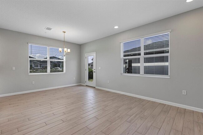 Building Photo - 518 Lady Palm St