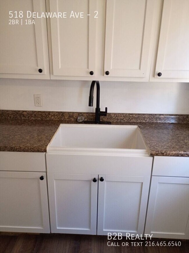 Building Photo - 518 Delaware Ave